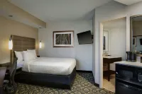 Embassy Suites by Hilton Dallas Love Field - Airport Shuttle