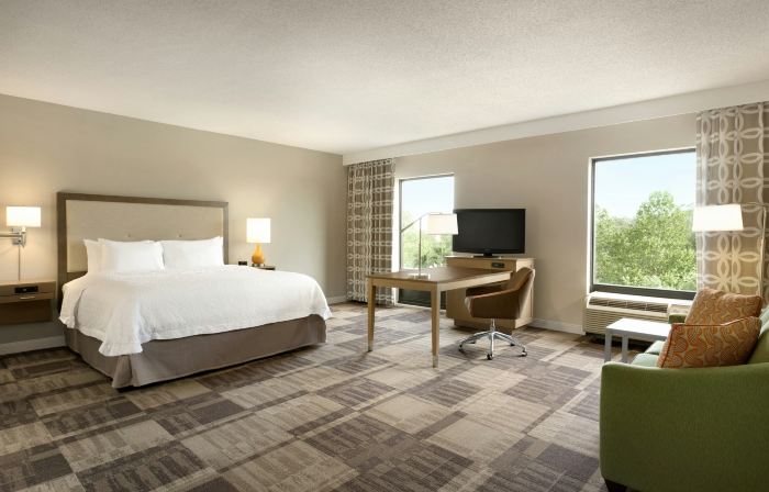 Hampton Inn & Suites Largo