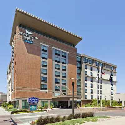 Homewood Suites by Hilton Omaha-Downtown Hotel dekat Pangkalan Udara Eppley - OMA