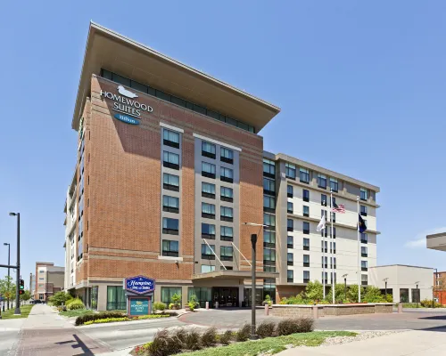 奧馬哈市中心Homewood Suites by Hilton 埃普利机场 (OMA)附近的飯店