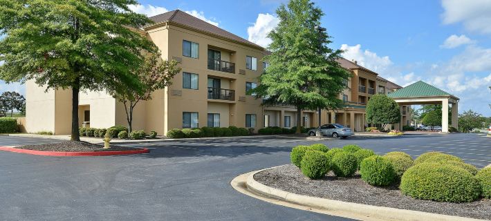 Courtyard Bentonville Hotels in Benton County