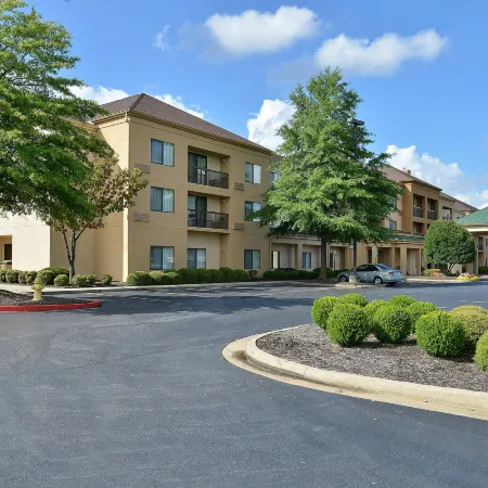 Courtyard Bentonville