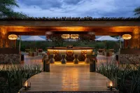 Mapito Safari Camp, Serengeti, Autograph Collection - bar