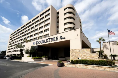 DoubleTree by Hilton Hotel Houston Hobby Airport - balcony