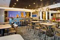 SpringHill Suites West Sacramento - Pools