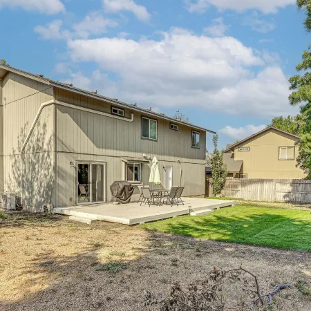 9 Mi to Smith Rock SP! Family Home w/ Fenced Yard
