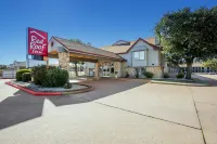 Red Roof Inn College Station - Parking