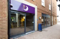 Premier Inn Letchworth Garden City - parking