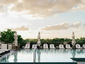 THesis Hotel Miami Coral Gables, Curio Collection by Hilton