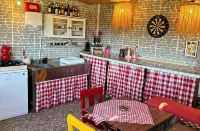 Mona Glamping Caravan Suites - 2 stelle