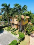 Montego Bay Ironshore  Luxury Studios - parking