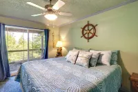< 1 Mi to Port of Alsea: Inviting Gem w/ Views! - 3-Star