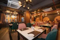 Hotel Ekta International !! 300 MTS from Baba Baidyanath Dham Temple !! - Morgenmad