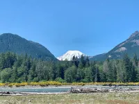 The Elk Run Lodge-close to town, hot tub, game table, Apple TV and fire pit. - Alphydda