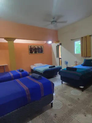 La Casa Colorada - Hostales