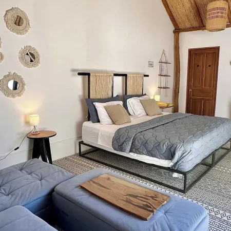 Curiol Boutique Hotel & Lounge