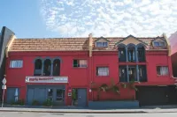 Stoke Beach House Hotels in Brookvale