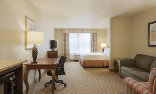 Clarion Pointe Columbus-Bradley Park