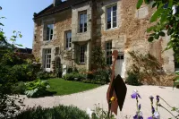 Logis - Hôtel & Restaurant du Tribunal Hotels in Mortagne-au-Perche