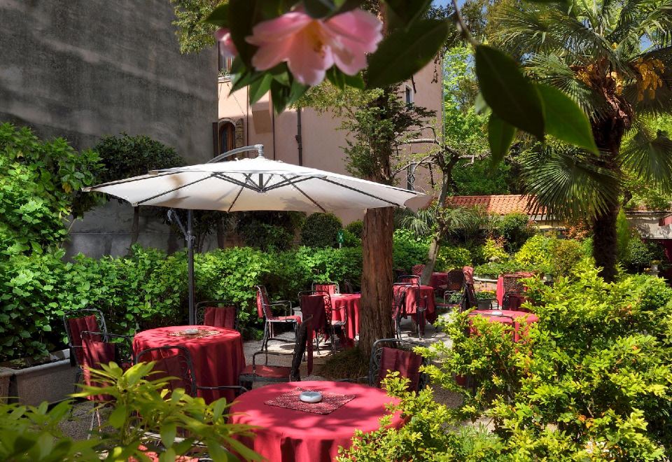 4. 호텔 아마데우스..