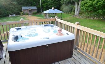 Banner Haven B&B and Cabin Rentals - Housity