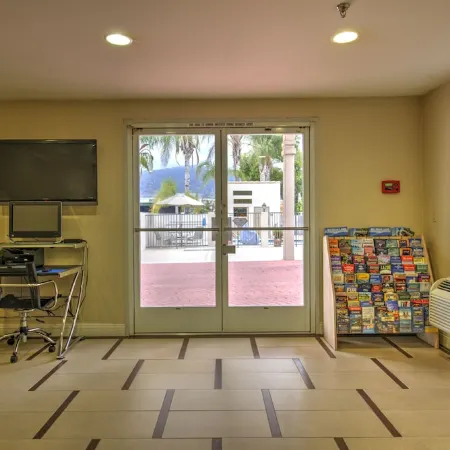 Burbank Inn and Suites