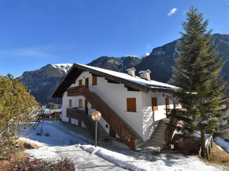 Storie di Montagna Отели в г. Маццин