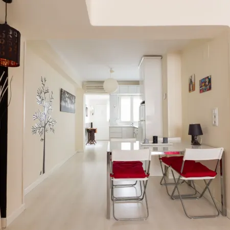 Nice Flat -200m Center-2 Baths- 3 Bedrooms 5Pers