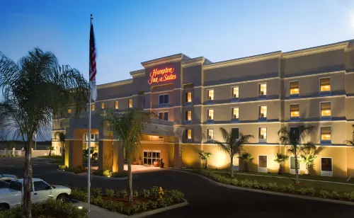 Hampton Inn & Suites Lake Wales - parking