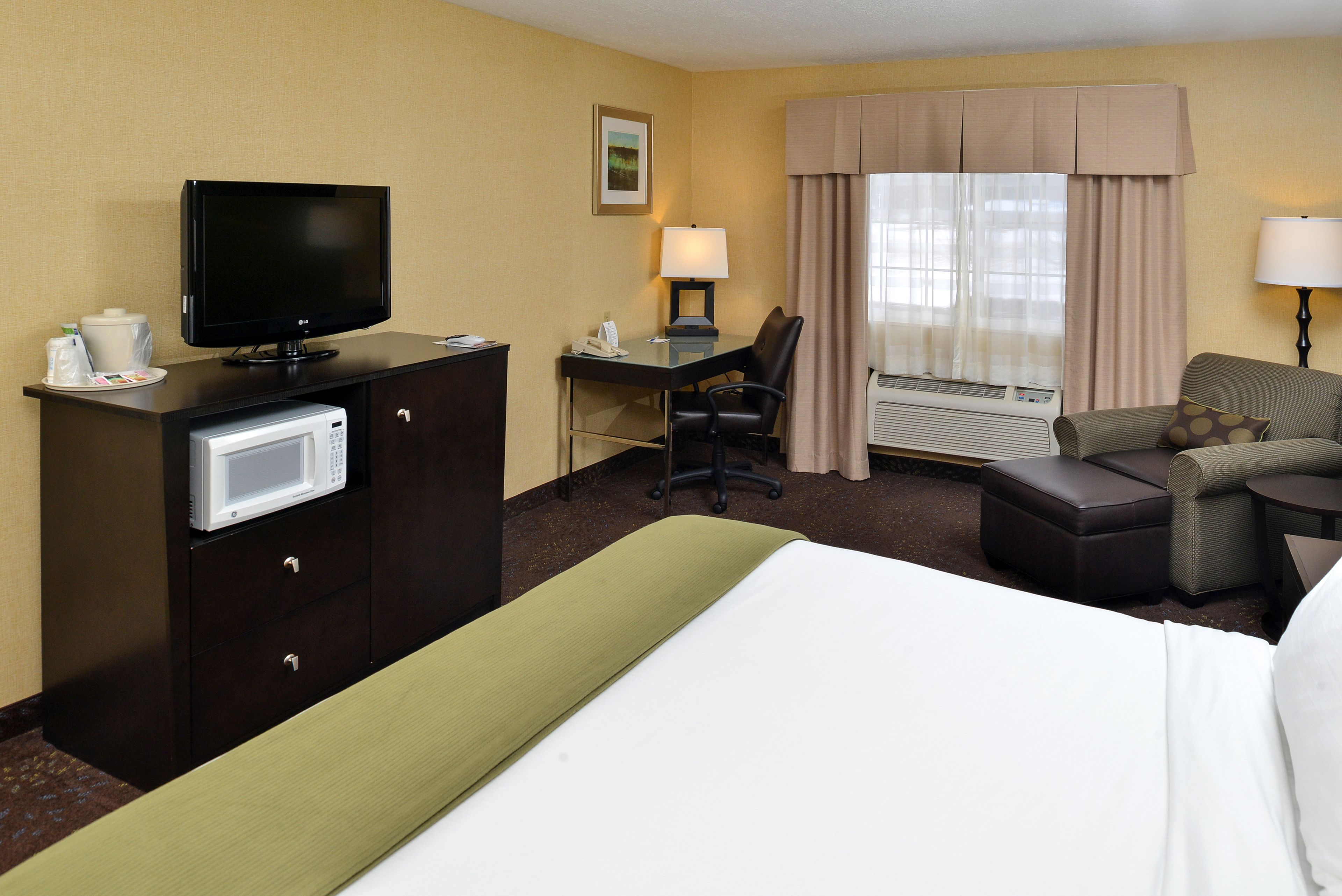 Holiday Inn Express Hotel & Suites Charlotte, an Ihg Hotel