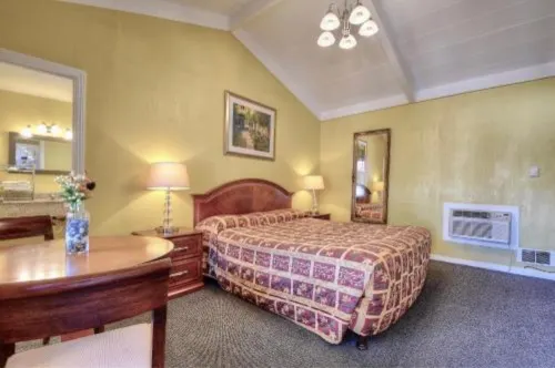 Bayside Inn