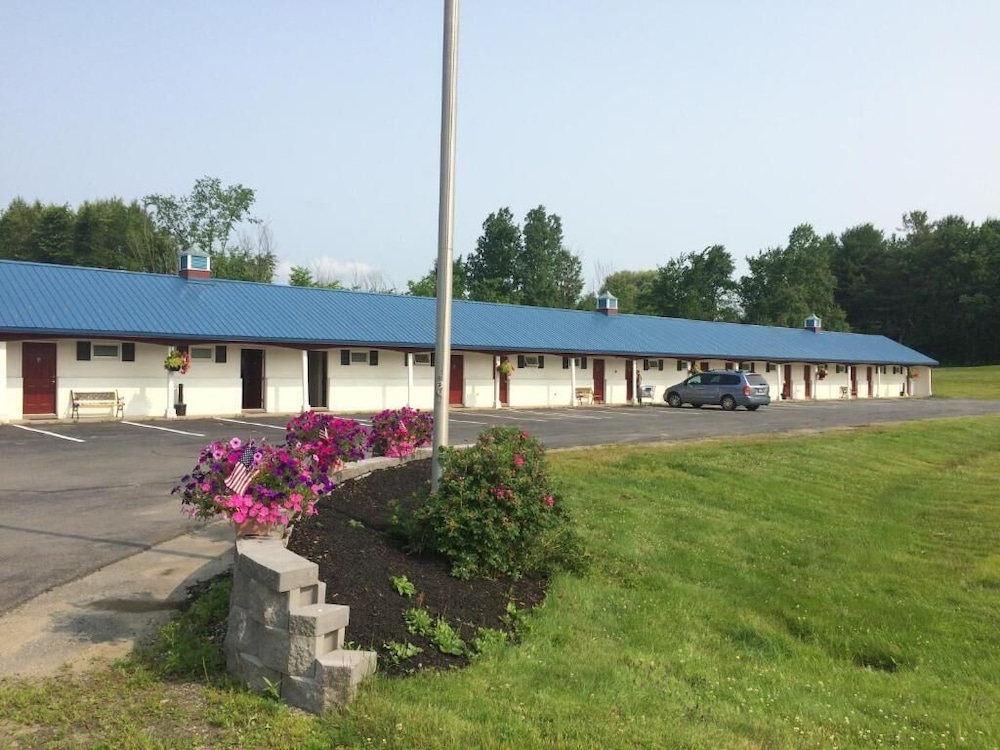 Colonial Valley Motel