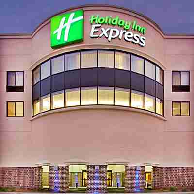 Holiday Inn Express Waterloo-Cedar Falls Hotel Exterior