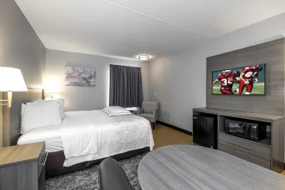Red Roof Plus+ Boston - Mansfield/ Foxboro Hotels in Plainville