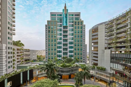 Sheraton Surabaya Hotel & Towers Отели рядом с достопримечательностью «University of 17 Agustus 1945 Surabaya»