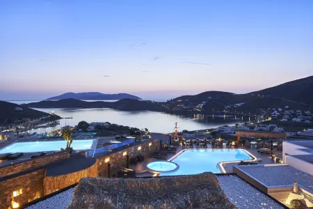 Liostasi Отели рядом с достопримечательностью «Dream Boat Ios Island»