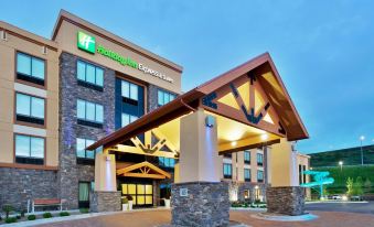 Holiday Inn Express & Suites Great Falls