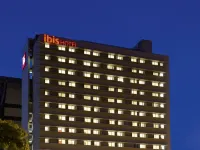Ibis Medellin Hotels near Plaza Mayor