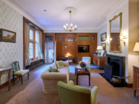 Schlosshotel Kronberg - Hotel Frankfurt ホッホタウヌスクライスのホテル