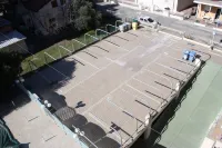 Hotel Gaston - Parkplatz