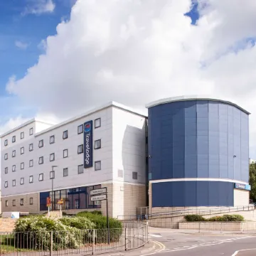 Travelodge London Kew Bridge Hotel Отели рядом с достопримечательностью «Чизик Хаус энд Гарденс»