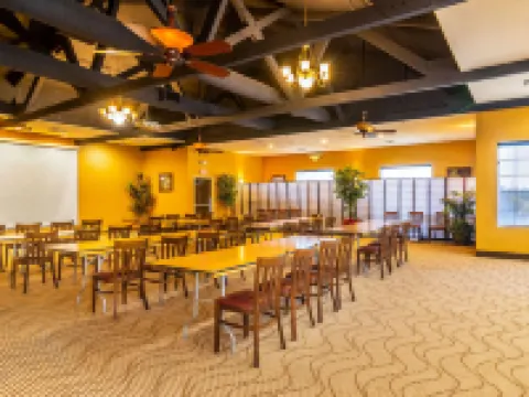 コンフォート イン & スイーツ モハーヴェ モハーベのホテル