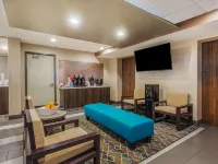 La Quinta Inn & Suites by Wyndham Jamestown Hotels in Chautauqua County