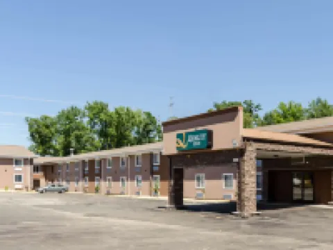 Quality Inn Chicopee-Springfield チコピーのホテル