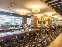 Nightelier Mermaid Waters Hotels near Broadbeach Waters