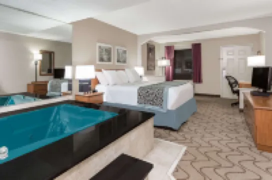 埃爾伯頓戴斯酒店 埃爾伯特縣酒店