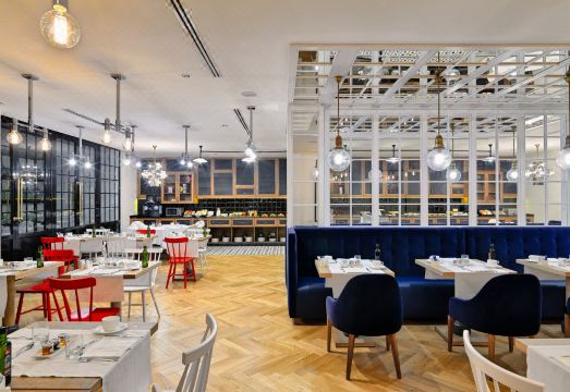 H10 메트로폴리탄 호텔의 우아한 로비