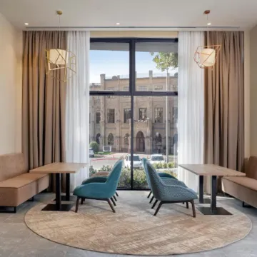 Hampton by Hilton Tashkent Отели рядом с достопримечательностью «Рынок Чорсу»