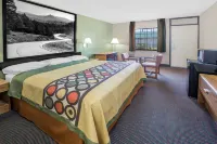 Super 8 by Wyndham Clarksville AR - balcony