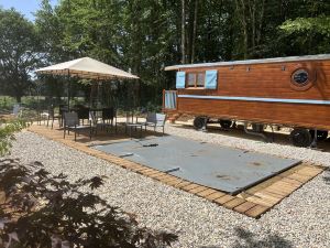 Roulotte de luxe pour 6 personnes - piscine privée !